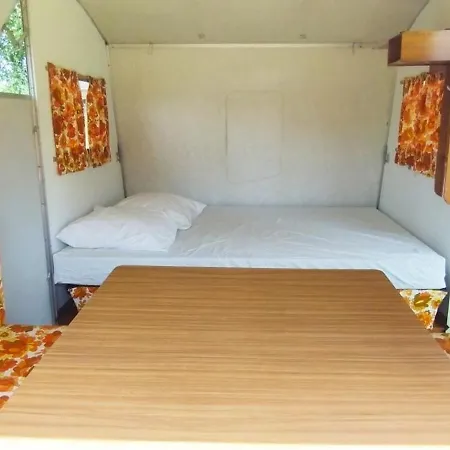 Caravane Vintage Camoël